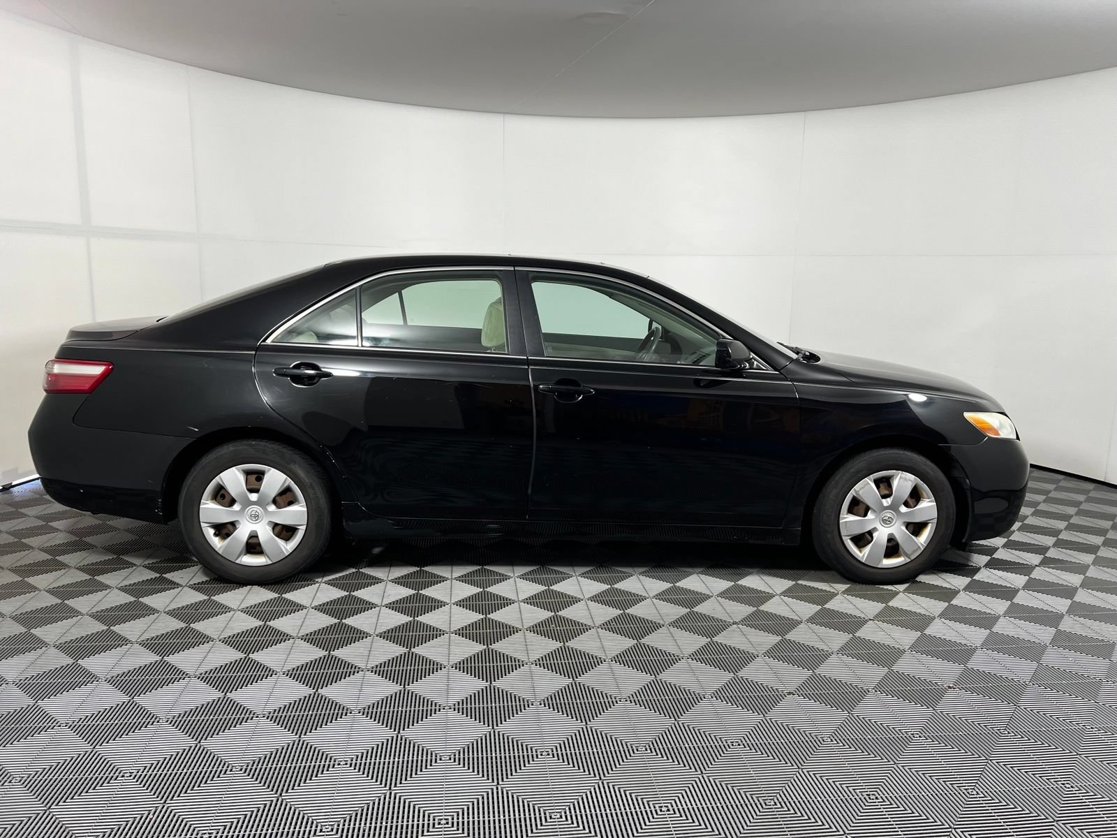 Used 2007 Toyota Camry SE FWD image 4