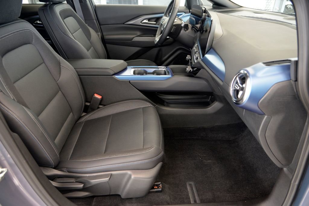 Used 2025 Chevrolet Equinox EV LT w/ Convenience Package image 29