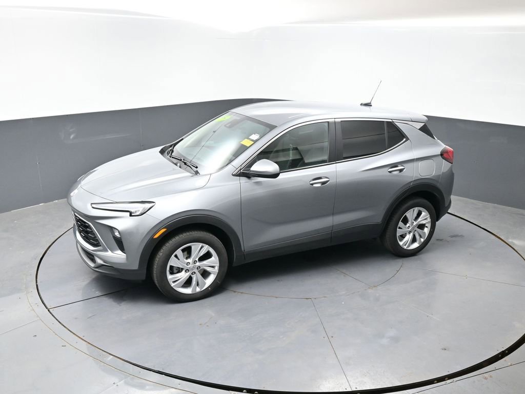 Used 2025 Buick Encore GX Preferred AWD/4WD image 46
