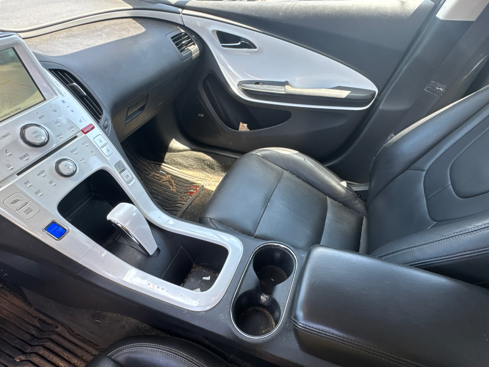 Used 2015 Chevrolet Volt Premium w/ Premium Trim Package FWD image 26