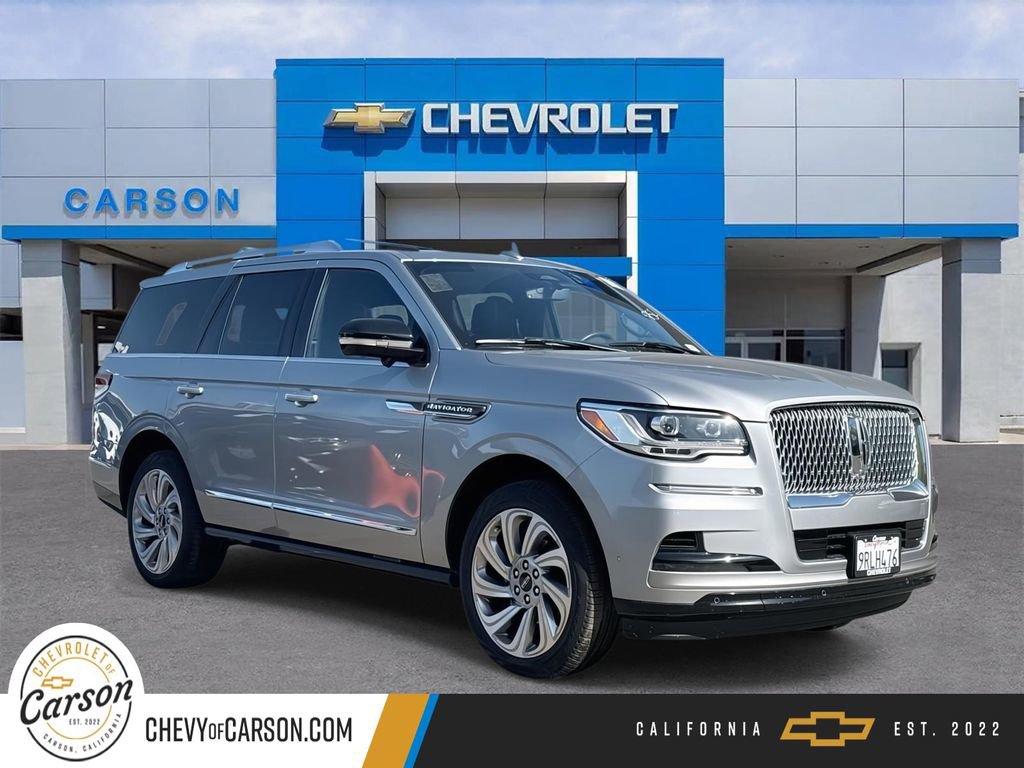 Used 2024 Lincoln Navigator Reserve image 1