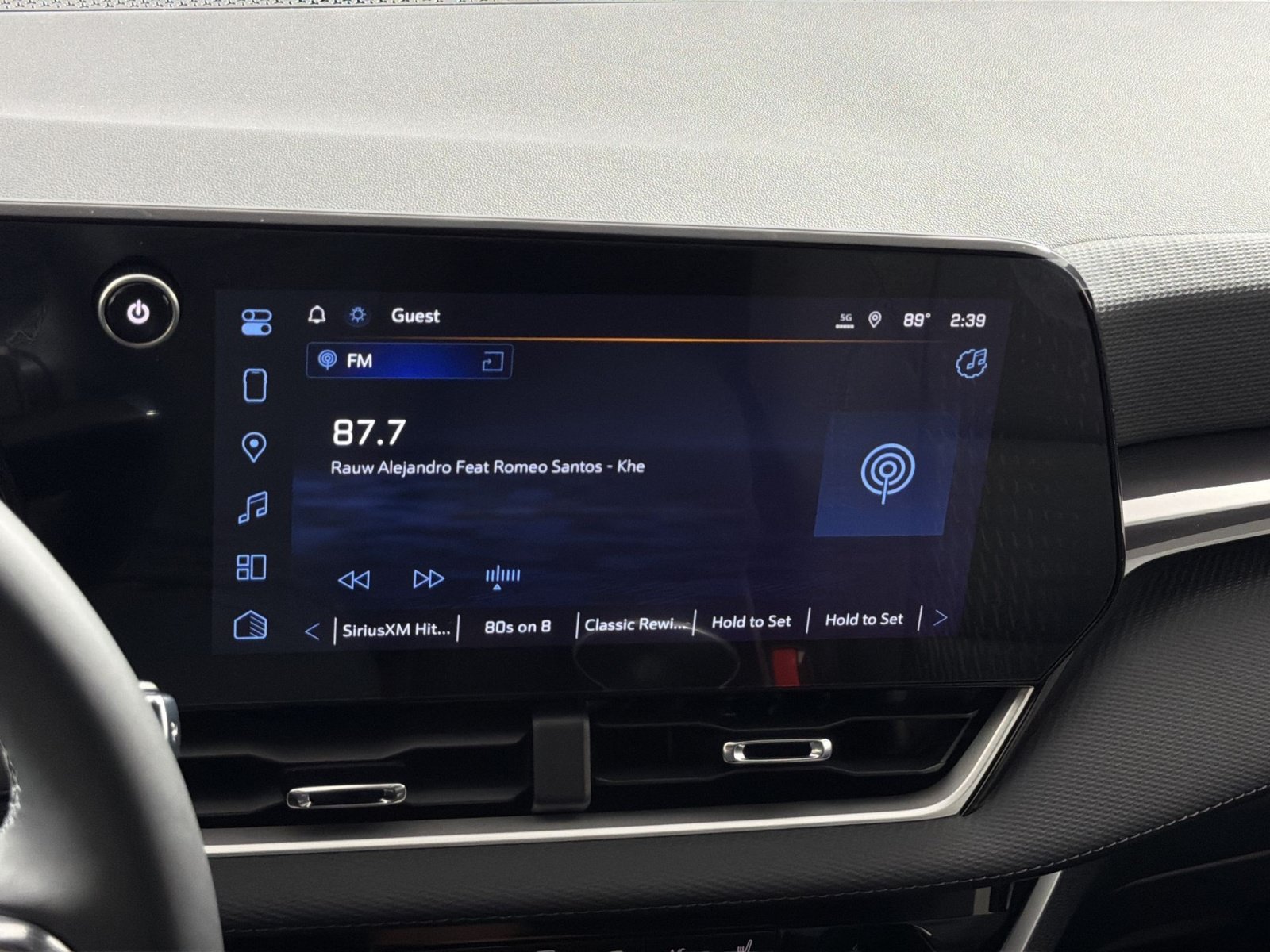 New 2027 Chevrolet Equinox LT w/ Safety and Technology Package FWD image 18