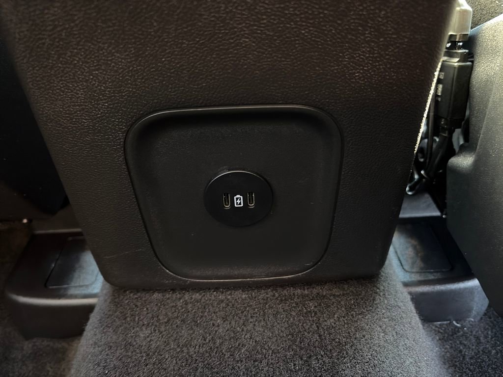 Used 2025 Ford Escape Platinum image 35