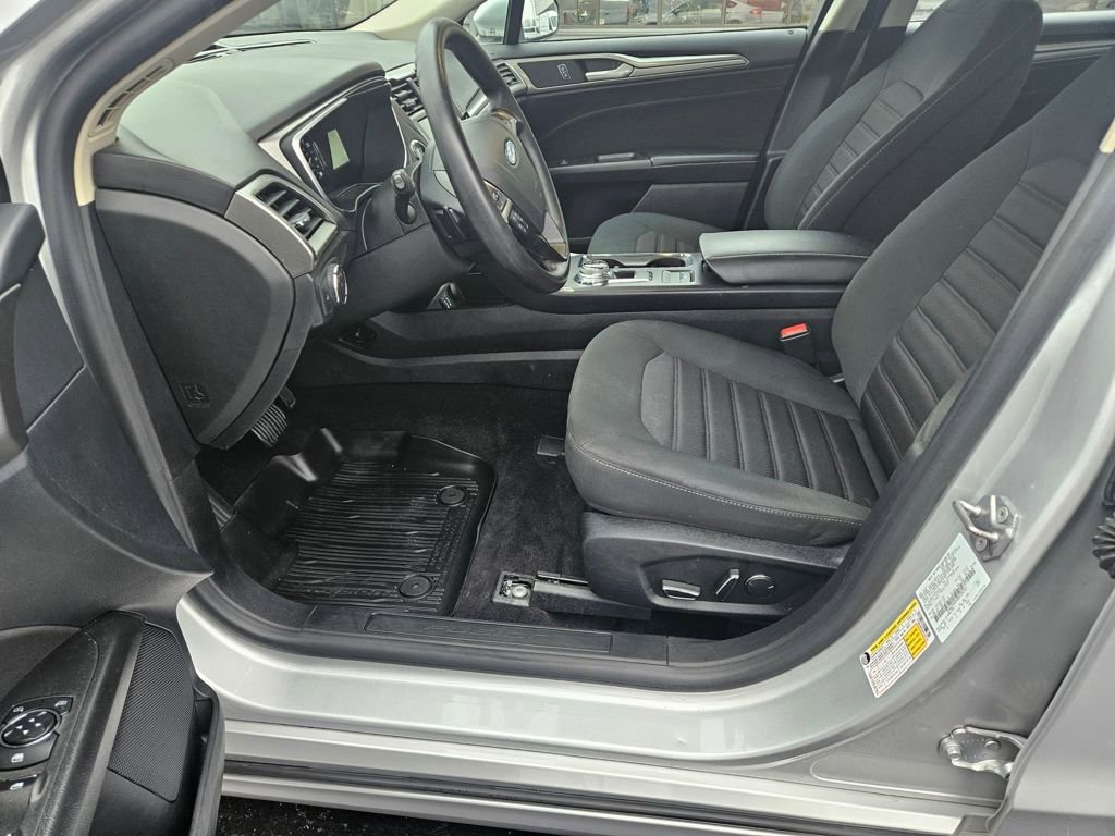 Used 2019 Ford Fusion SE image 13