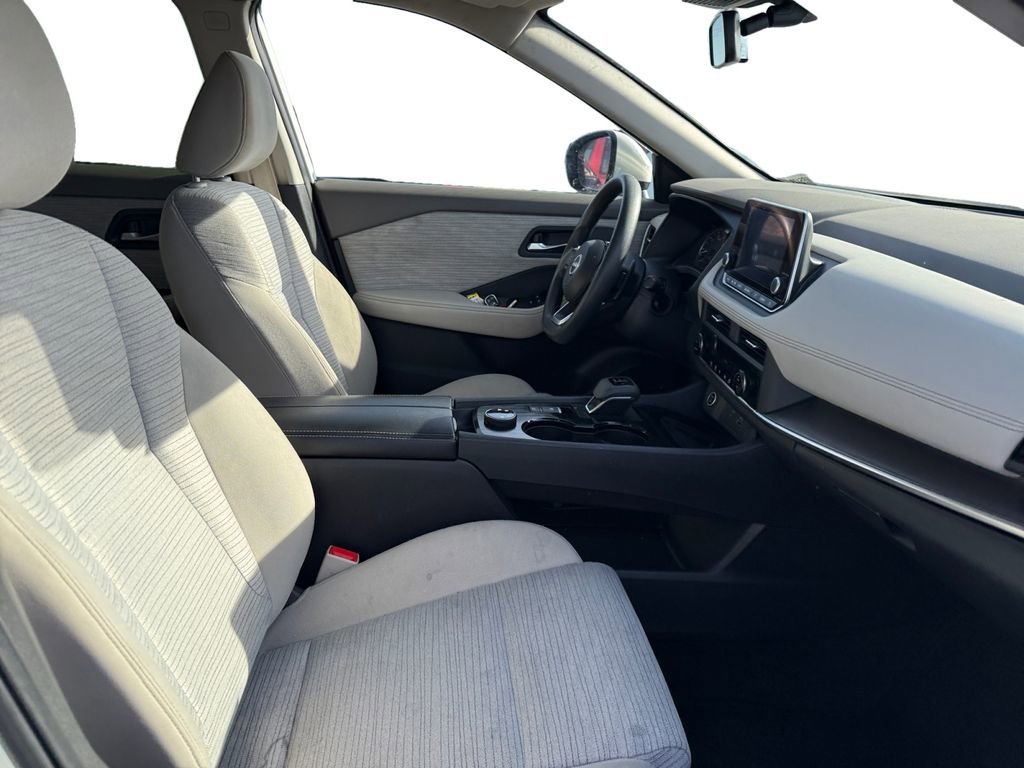 Used 2023 Nissan Rogue SV image 15