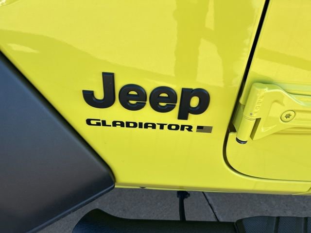 Used 2023 Jeep Gladiator Sport image 9