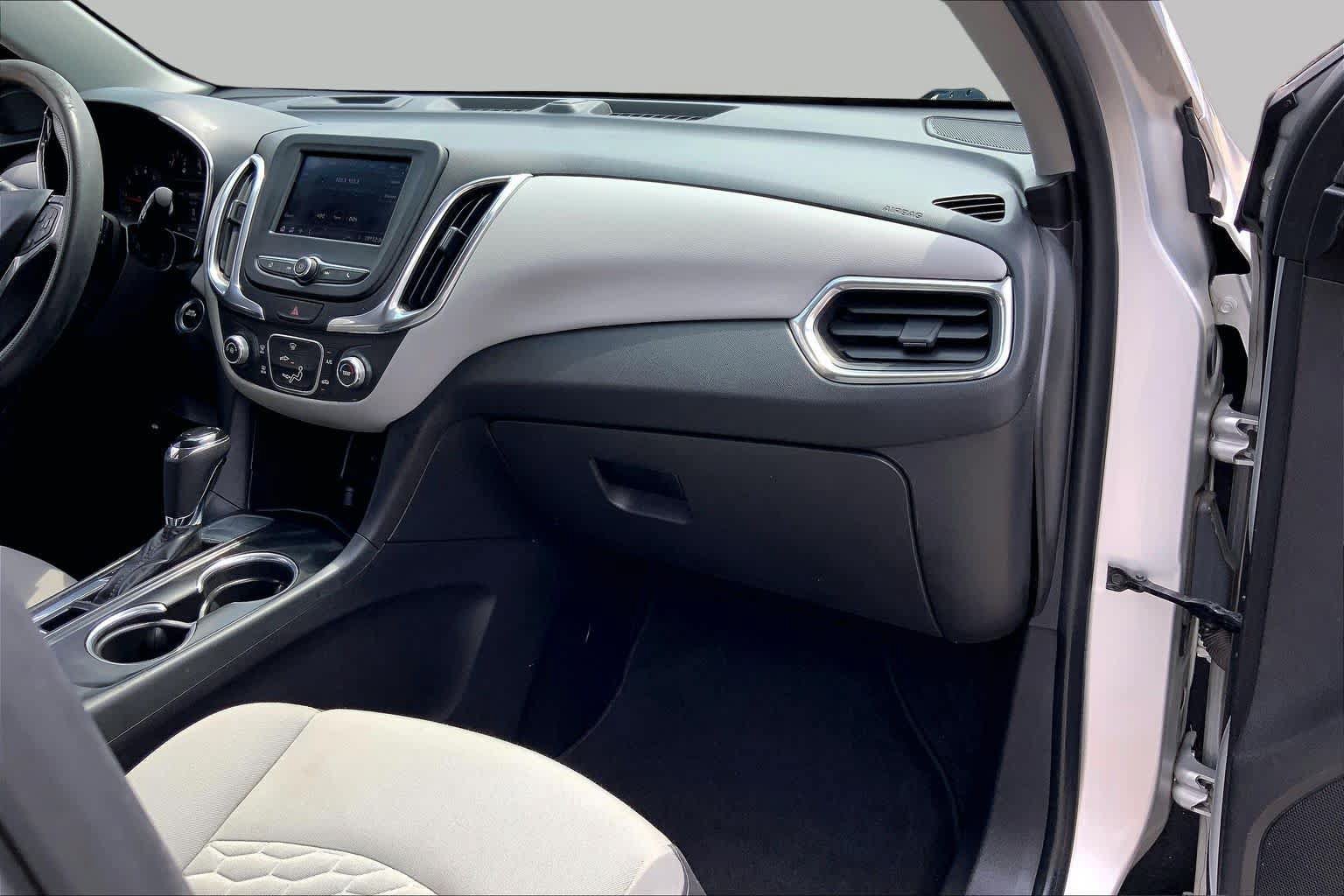Used 2021 Chevrolet Equinox LS w/ LS Convenience Package FWD image 18