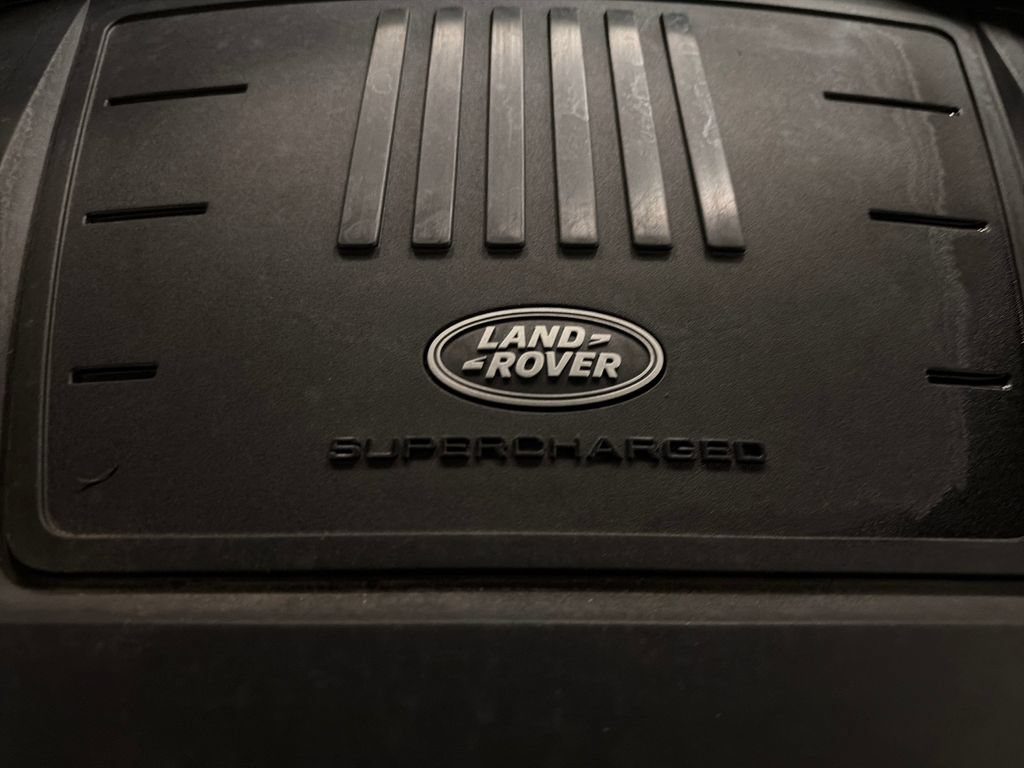 Used 2018 Land Rover Range Rover Velar S AWD/4WD image 11