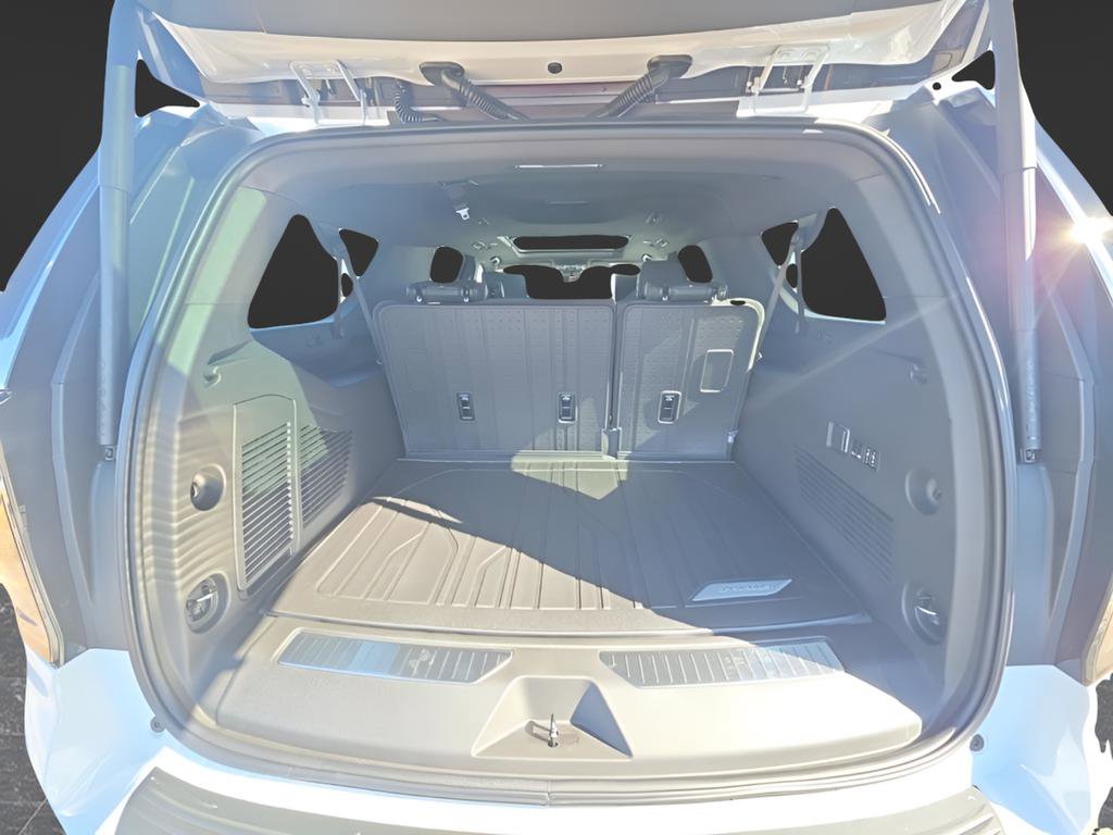 New 2026 Chevrolet Suburban High Country AWD/4WD image 22
