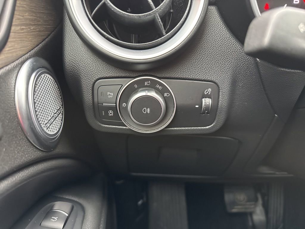 Used 2018 Alfa Romeo Stelvio Ti image 34