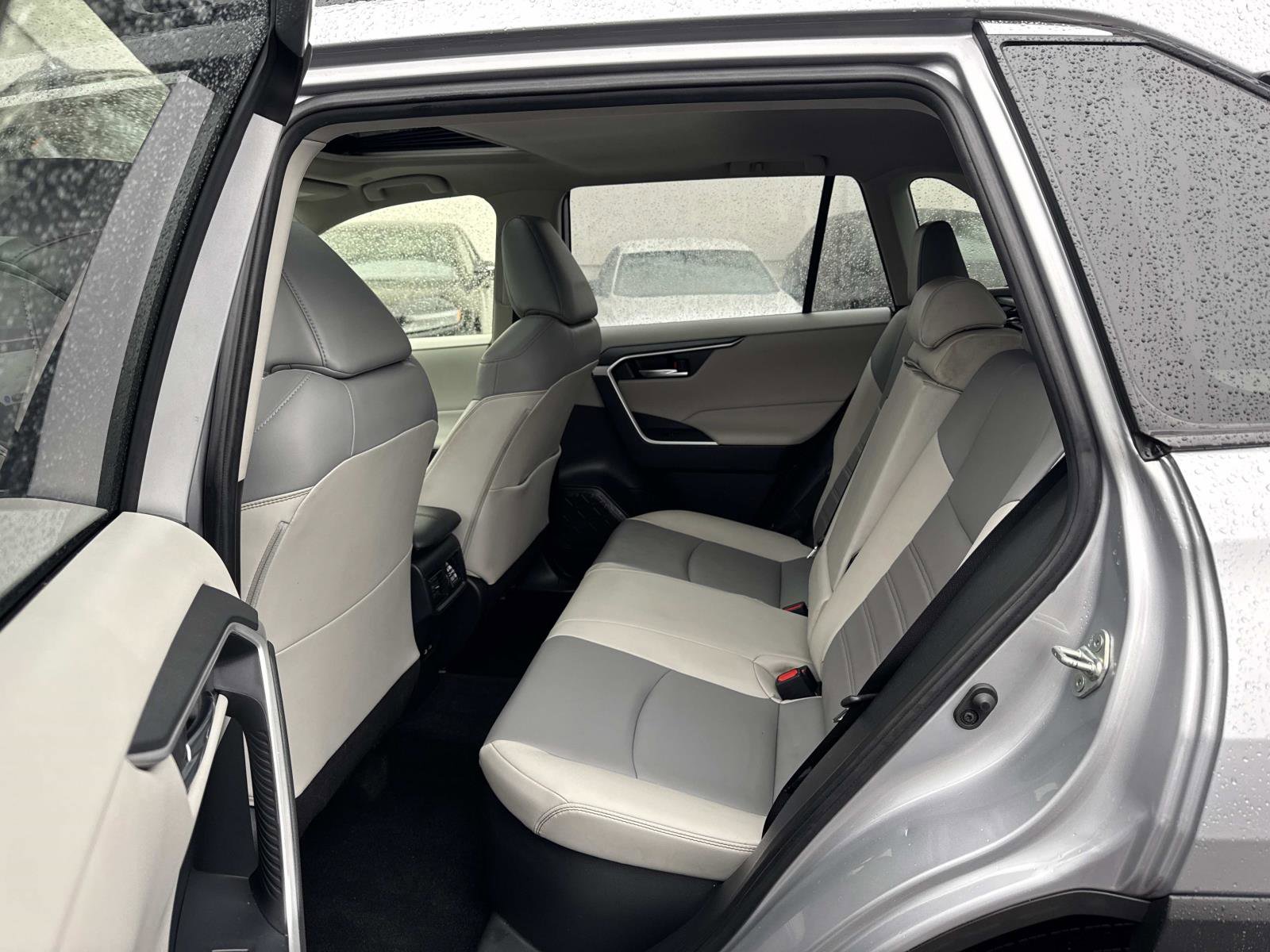 Used 2023 Toyota RAV4 XLE Premium image 23