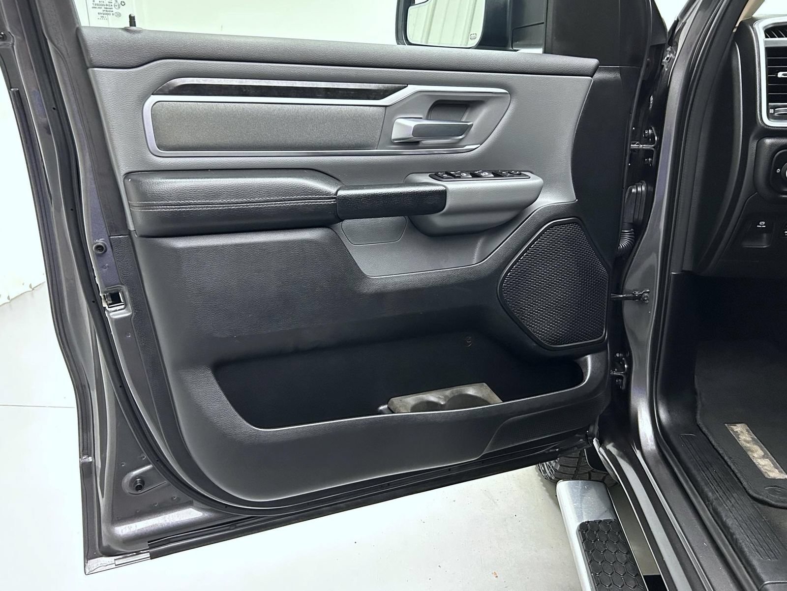 Used 2020 RAM 1500 Big Horn AWD/4WD image 9