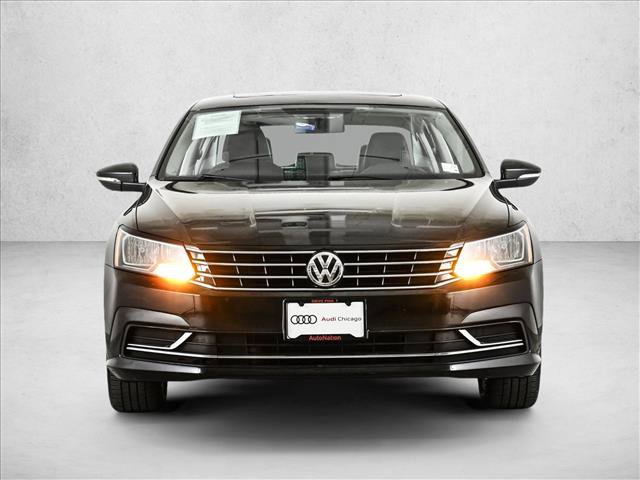 Used 2017 Volkswagen Passat 1.8T SE FWD image 2
