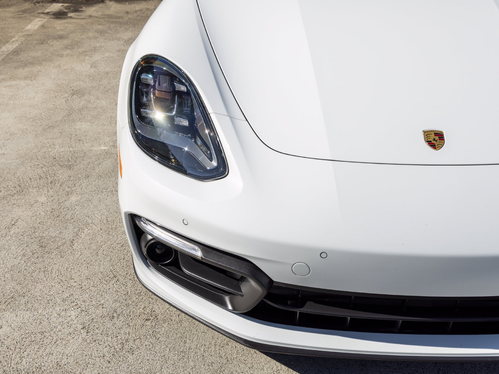 Used 2023 Porsche Panamera 4 Platinum Edition AWD/4WD image 16