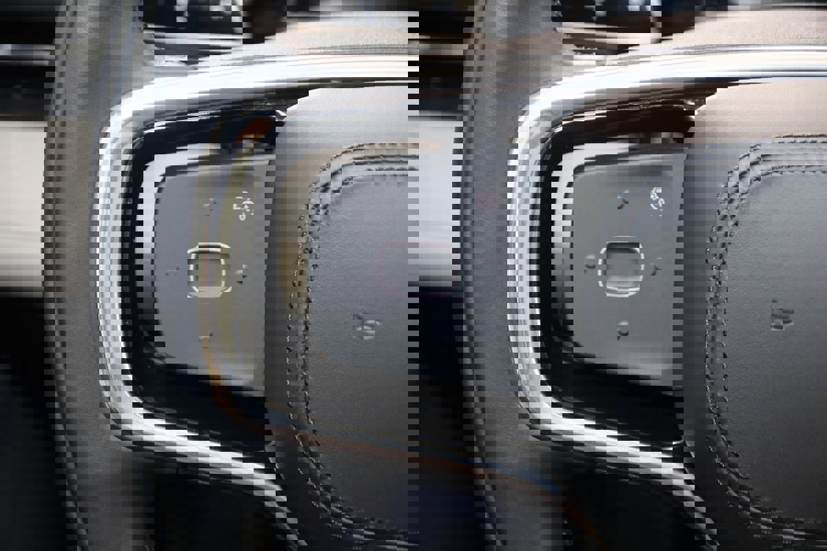 Used 2025 Lincoln Nautilus Premier image 39