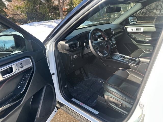 Used 2023 Ford Explorer ST-Line w/ Class IV Trailer Tow Package image 21