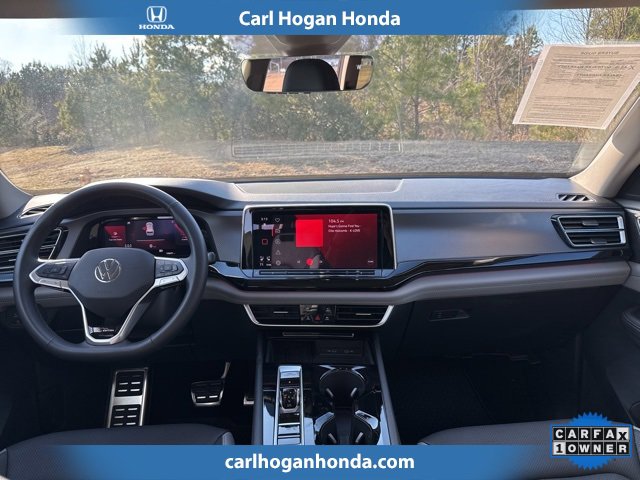 Used 2025 Volkswagen Atlas Peak Edition SE image 16