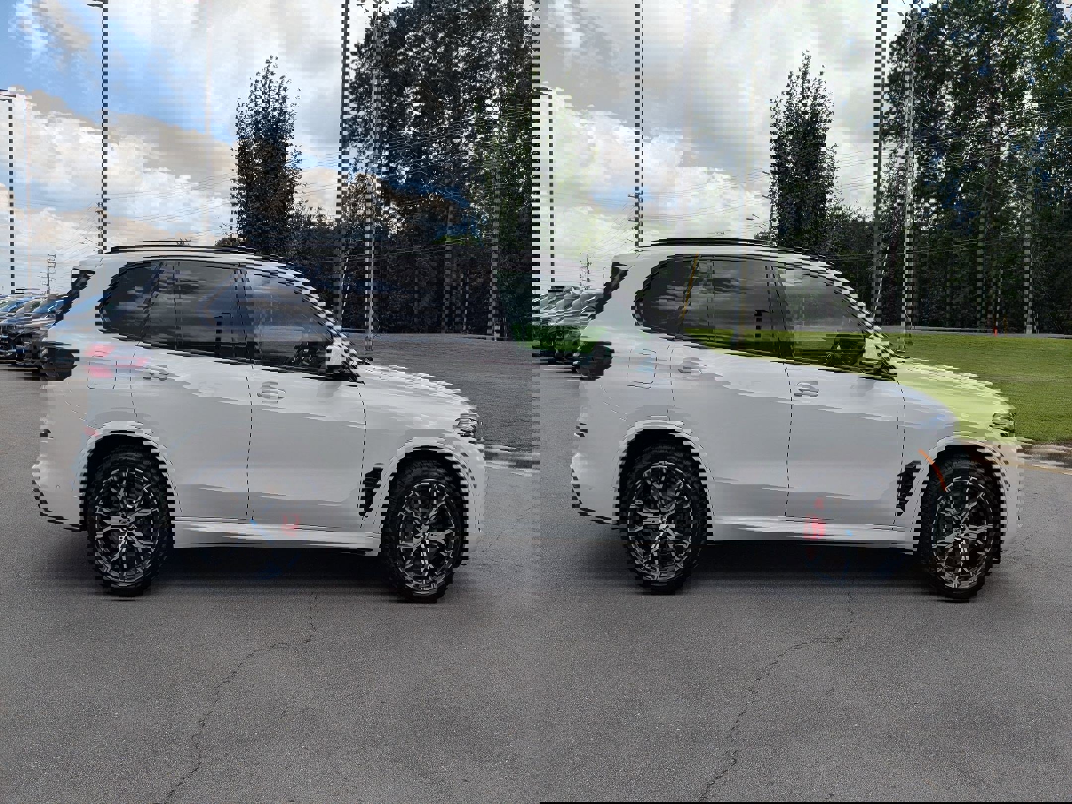 New 2026 BMW X5 xDrive50e w/ M Sport Package image 2