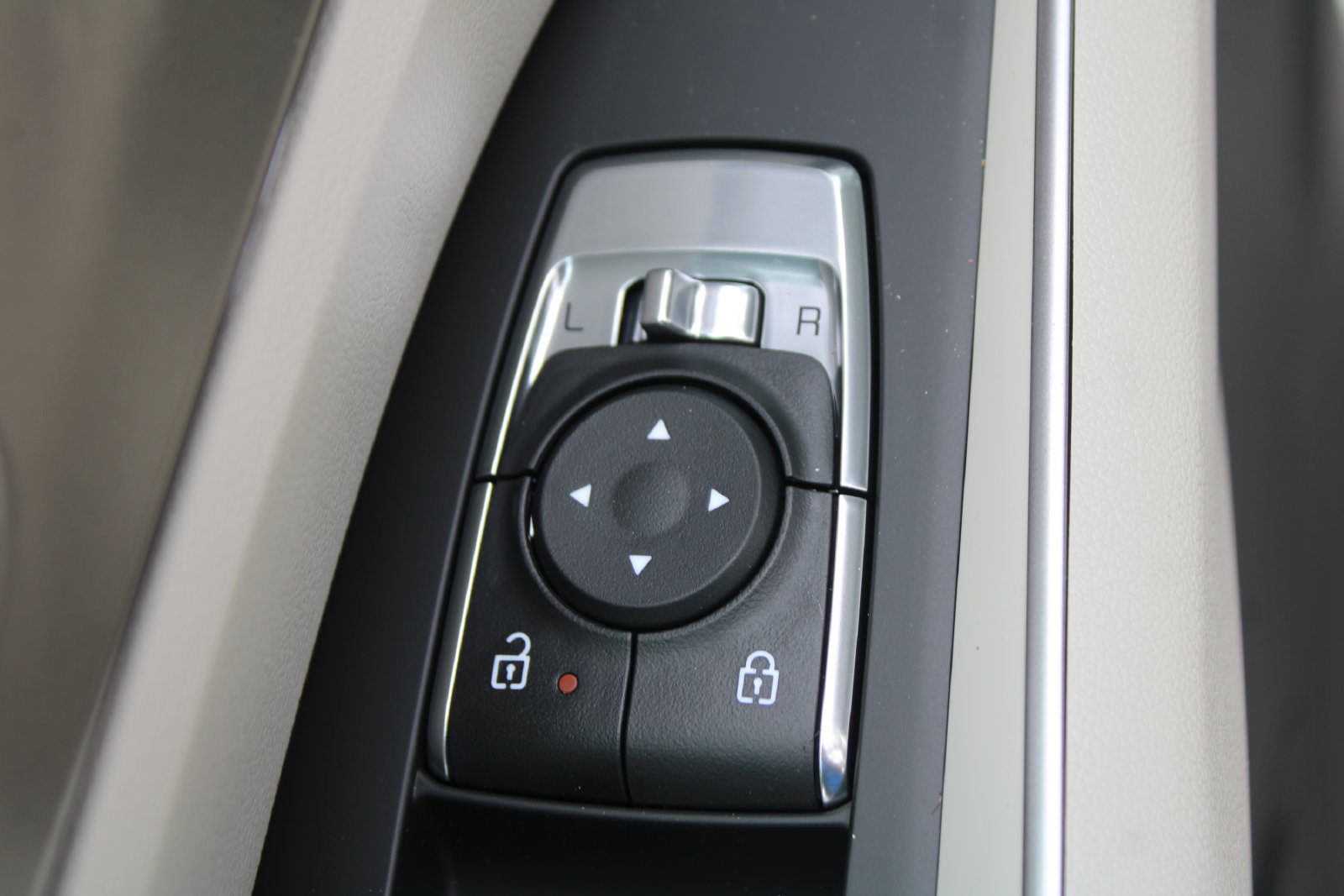 New 2026 Kia Sorento EX w/ EX Premium Package FWD image 22