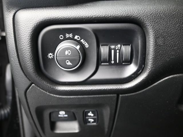 Used 2022 RAM 1500 Laramie w/ Sport Appearance Package image 12