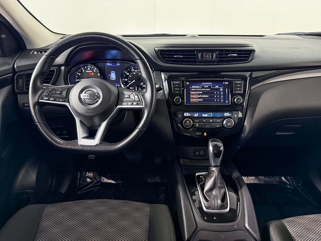 Certified 2022 Nissan Rogue Sport SV image 16