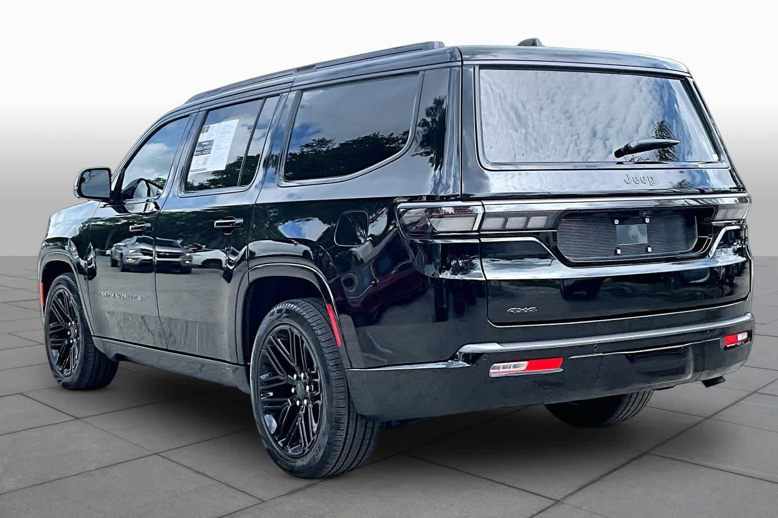 Used 2026 Jeep Grand Wagoneer Limited AWD/4WD image 11
