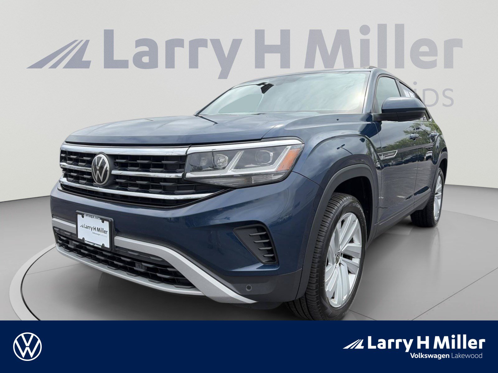 Used 2020 Volkswagen Atlas Cross Sport SE AWD/4WD image 1