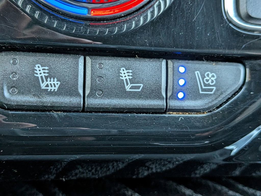 Used 2023 GMC Yukon Denali image 26