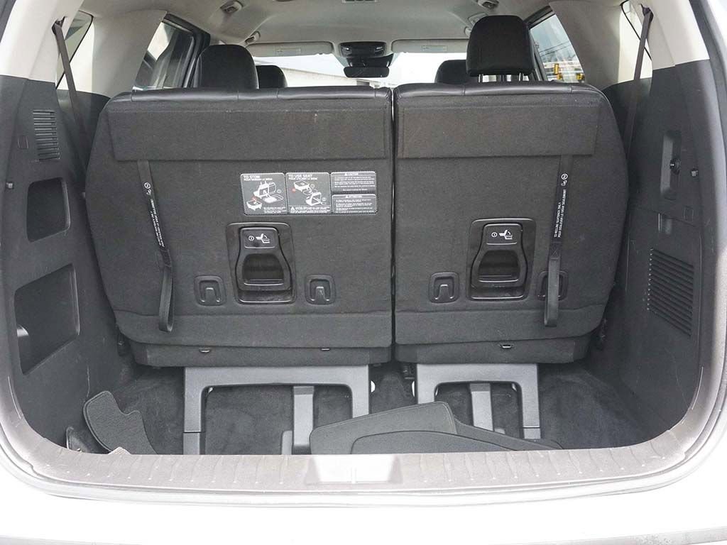 Used 2023 Kia Carnival LX image 18