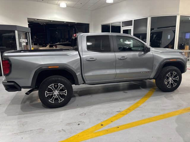 Used 2024 GMC Canyon AT4 w/ Technology Package image 10