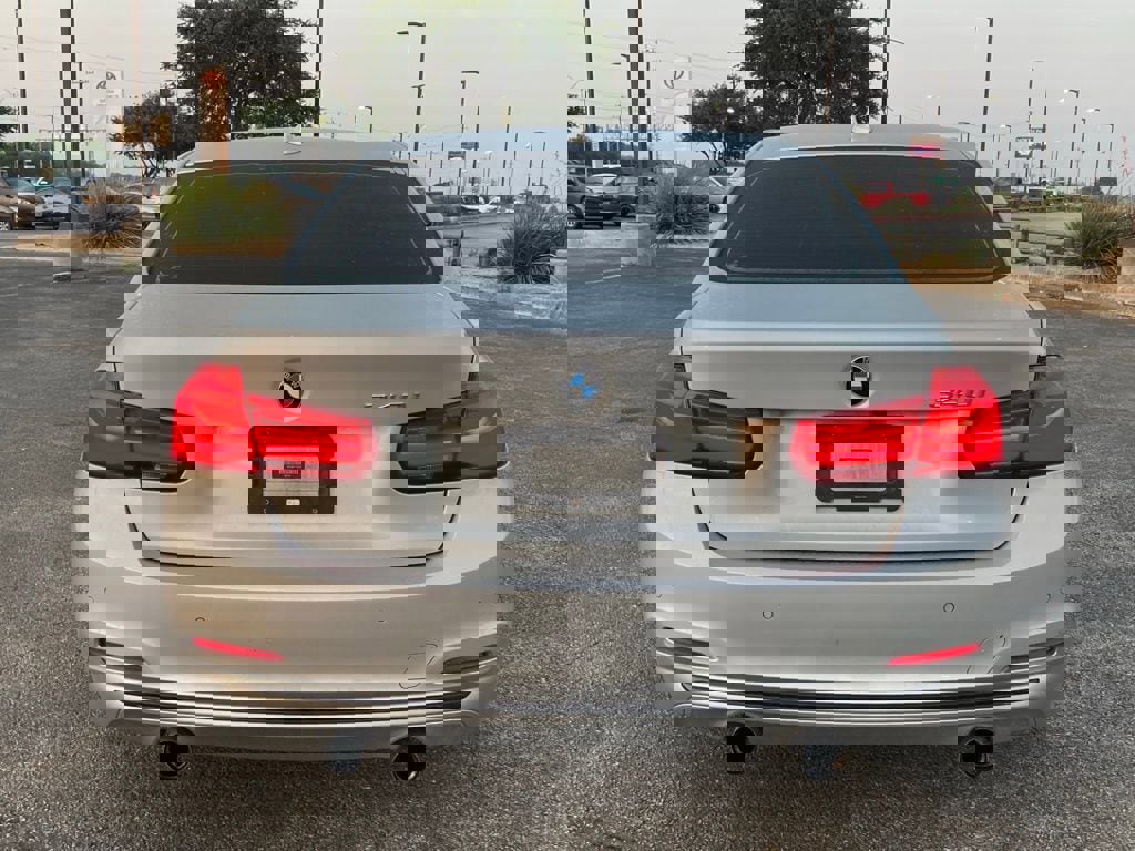 Used 2018 BMW 340i Sedan w/ Executive Package image 6