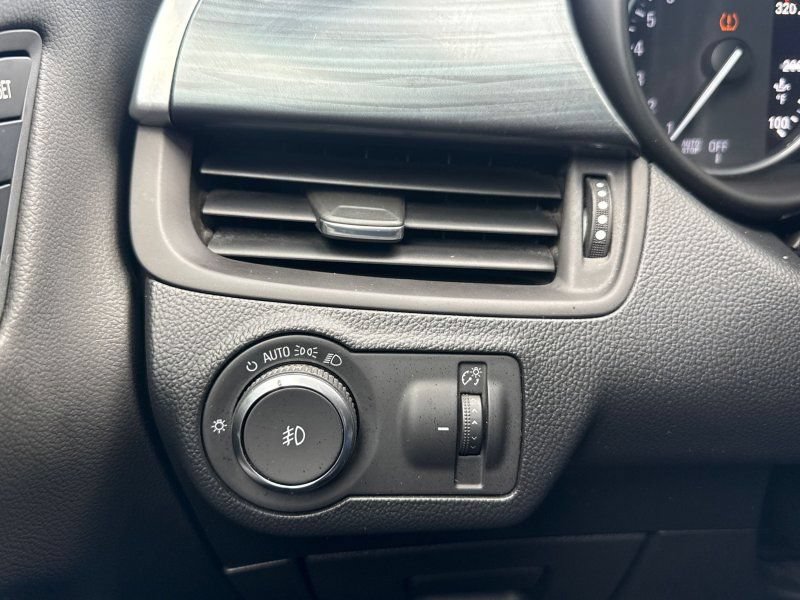 Used 2019 Buick Envision Premium AWD/4WD image 28