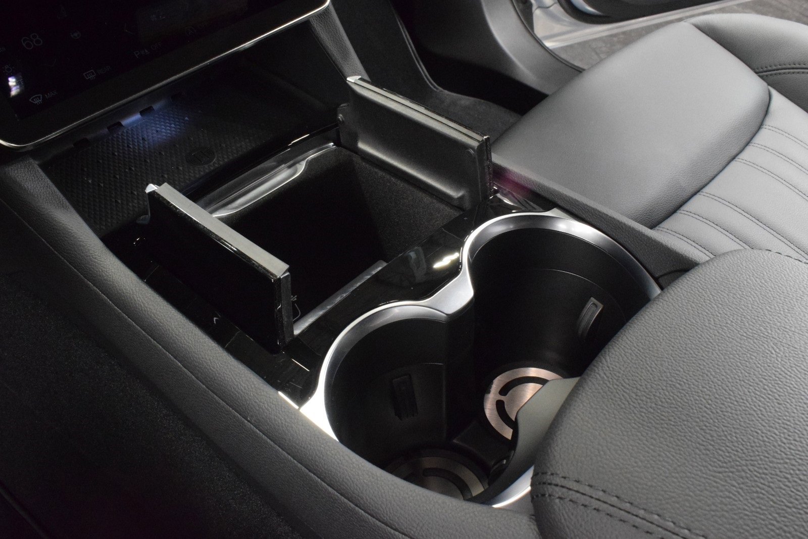 New 2024 Maserati Grecale Modena image 37