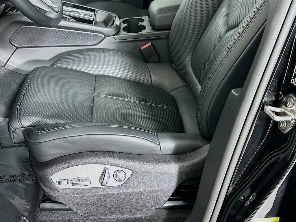 Used 2025 Porsche Macan image 22