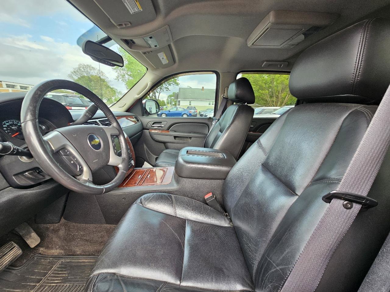 Used 2011 Chevrolet Avalanche LTZ AWD/4WD image 20
