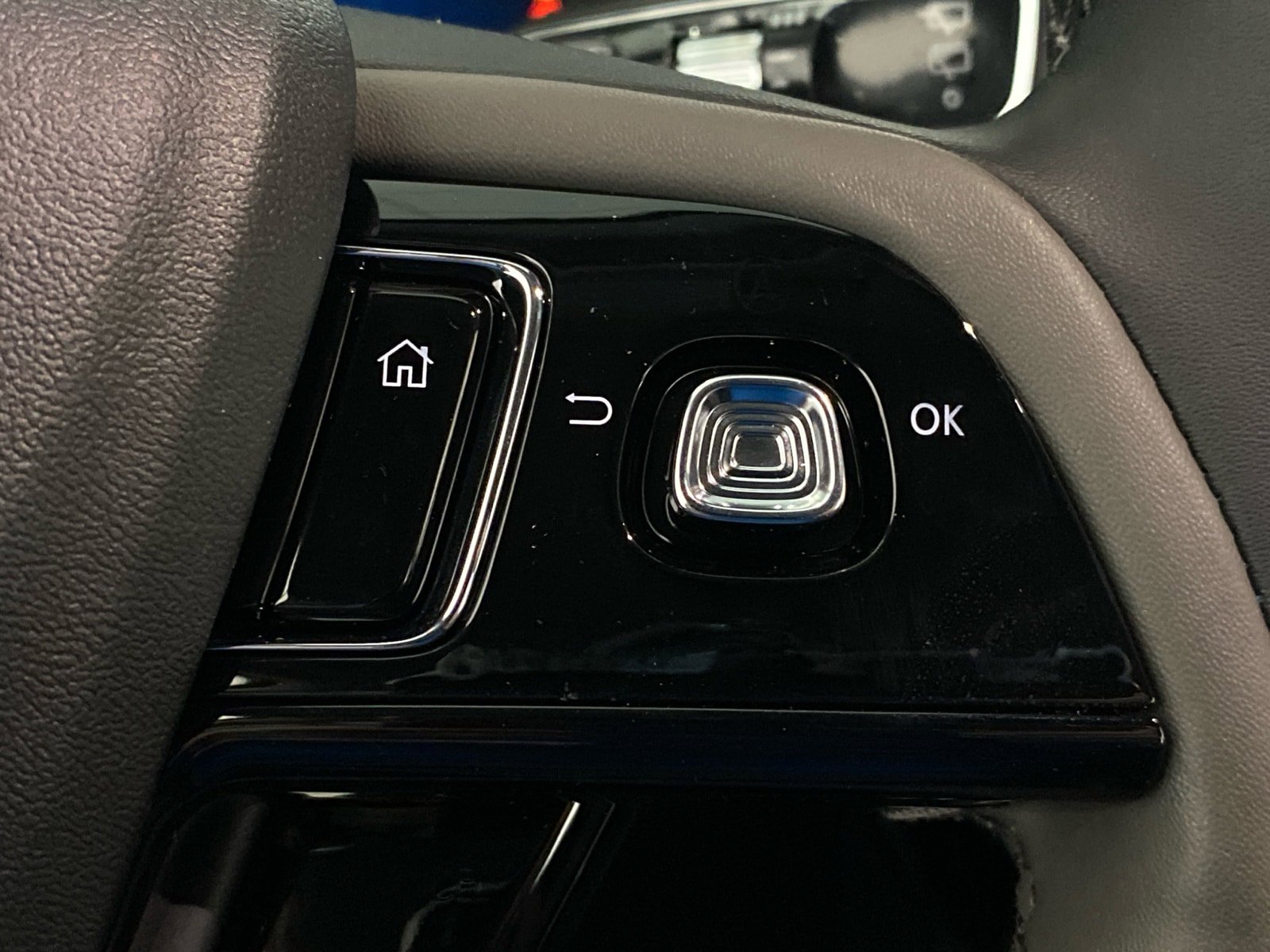 New 2025 Lincoln Corsair AWD w/ Equipment Group 101A image 20