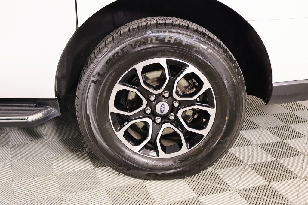 Used 2023 Ford Expedition Max XLT image 19