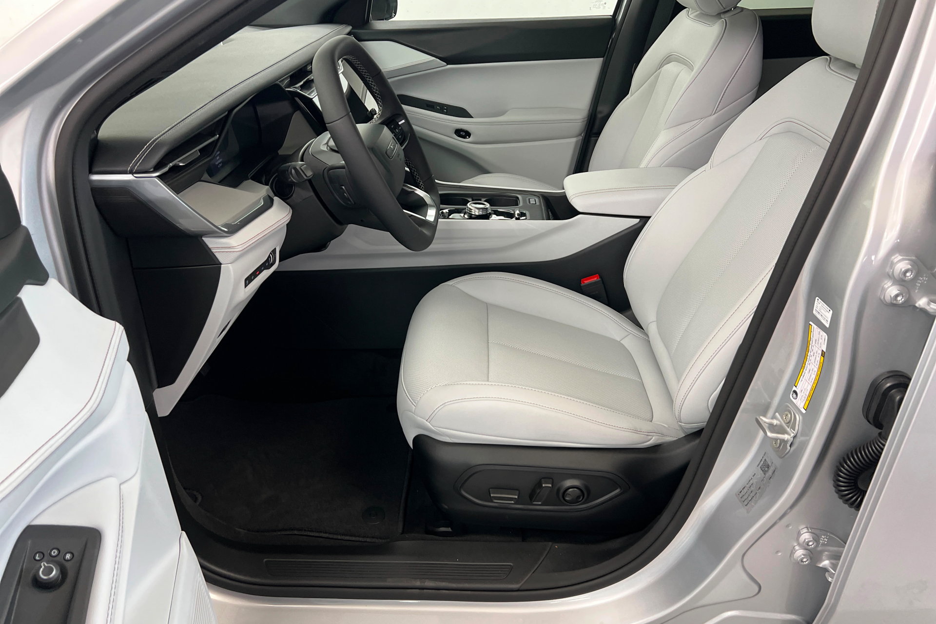 New 2026 Jeep Cherokee Limited AWD/4WD image 17