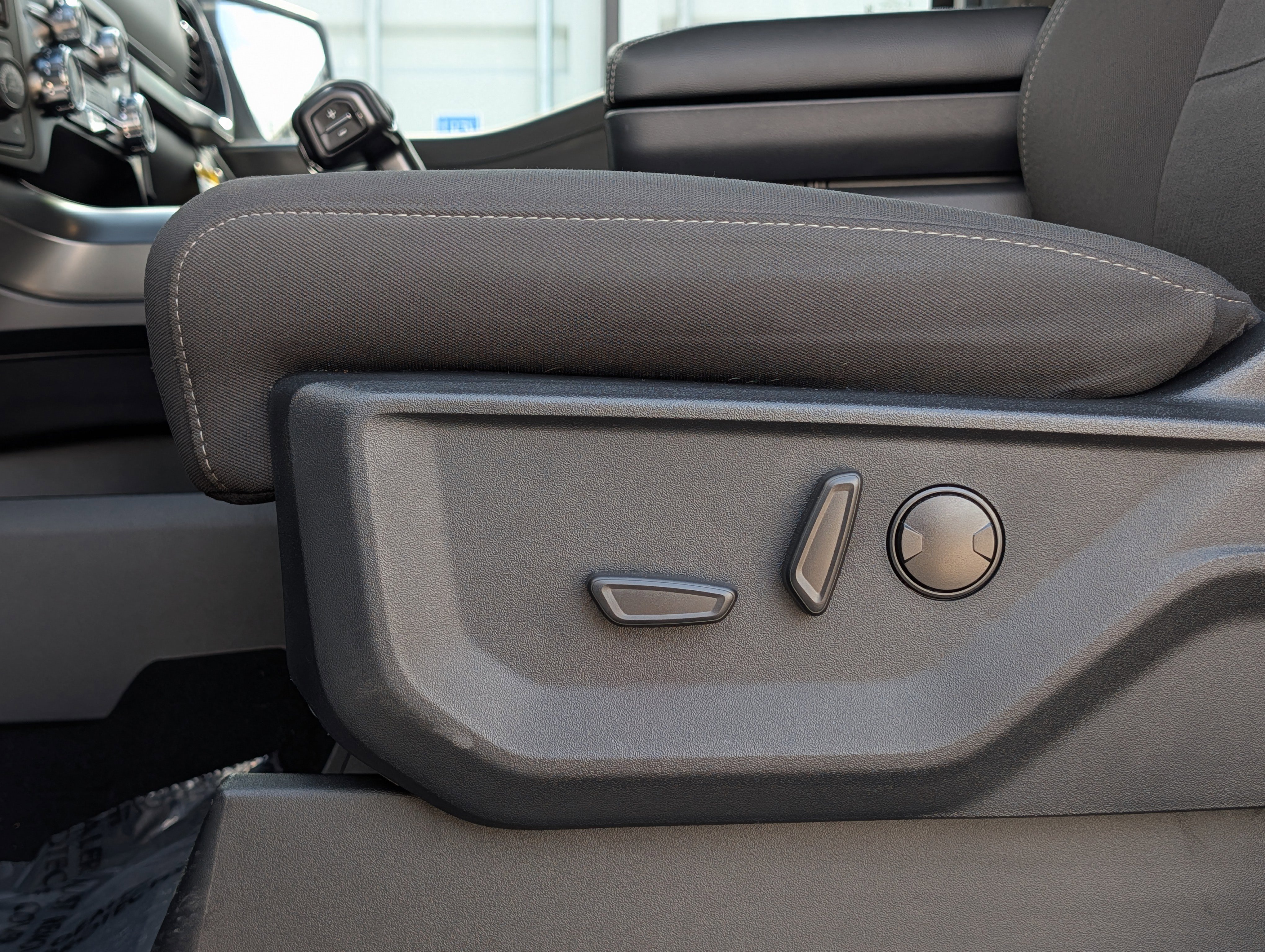 Certified 2024 Ford F150 XLT w/ Equipment Group 302A MID AWD/4WD image 28