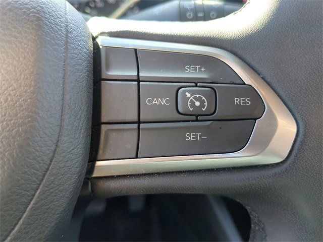 Used 2024 Jeep Compass Latitude image 30