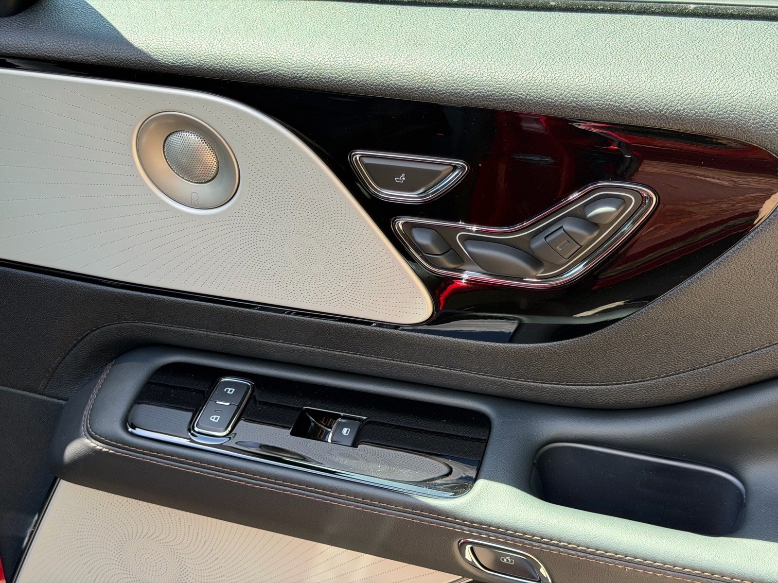 New 2026 Lincoln Aviator Reserve AWD/4WD image 13
