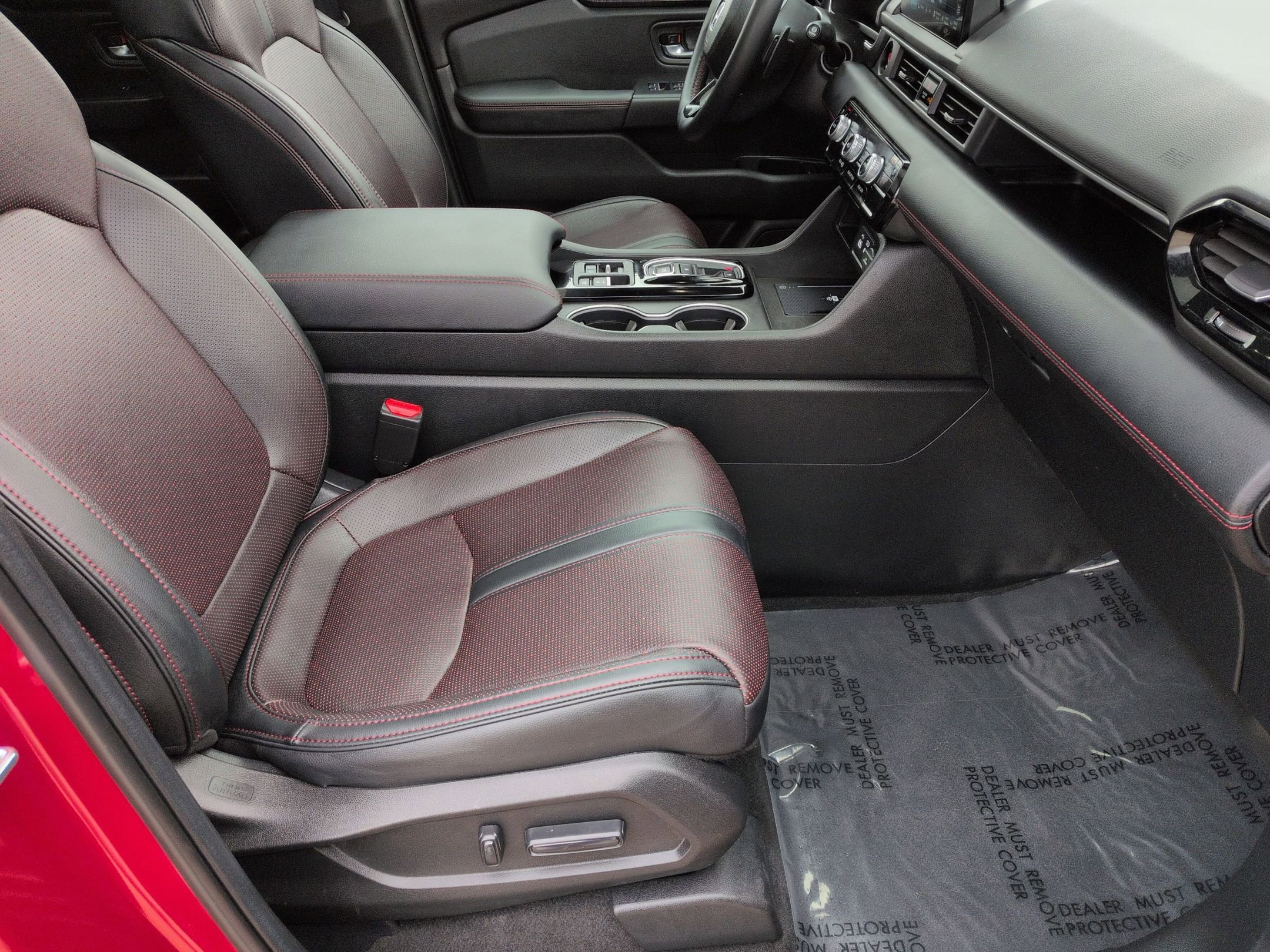 Certified 2025 Honda Pilot Black Edition image 31