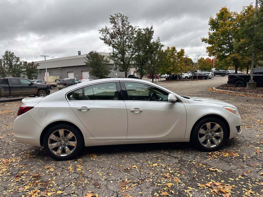 Used 2016 Buick Regal Premium w/ Experience Buick Package AWD/4WD image 6