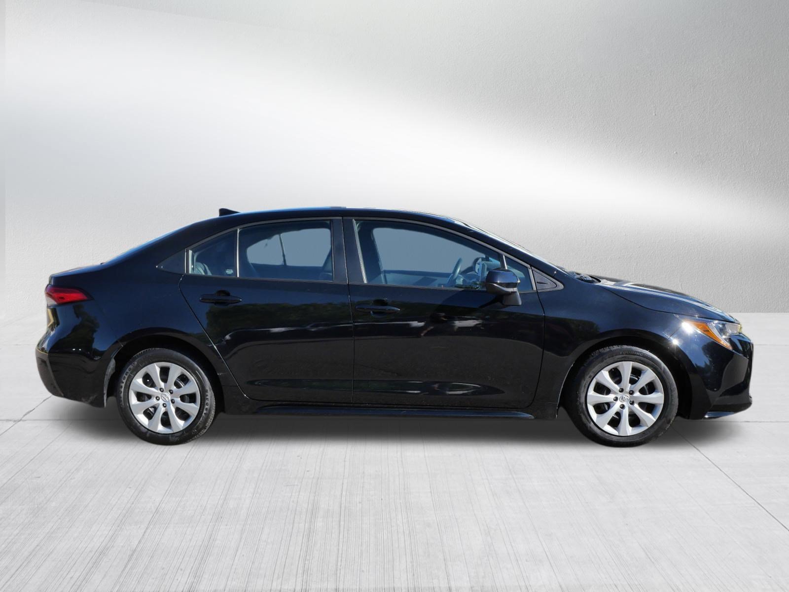 Certified 2025 Toyota Corolla LE FWD image 8
