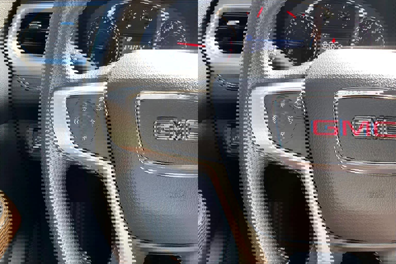 Certified 2023 GMC Acadia SLE w/ Driver Convenience Package image 18