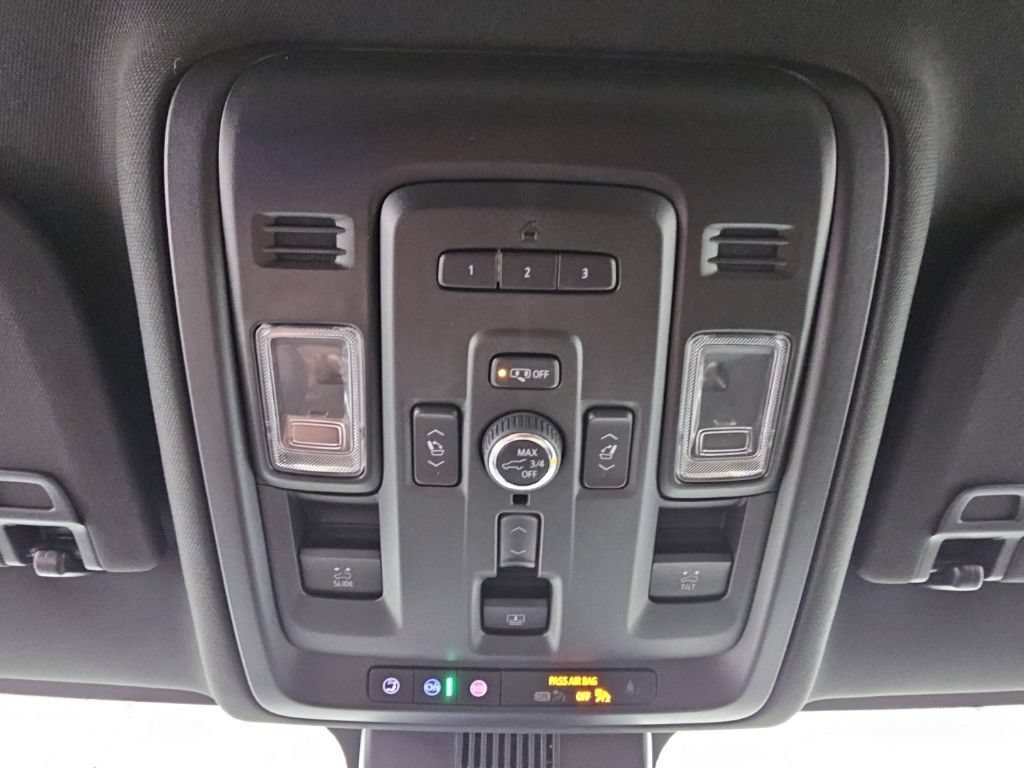 Used 2023 GMC Yukon XL Denali AWD/4WD image 24