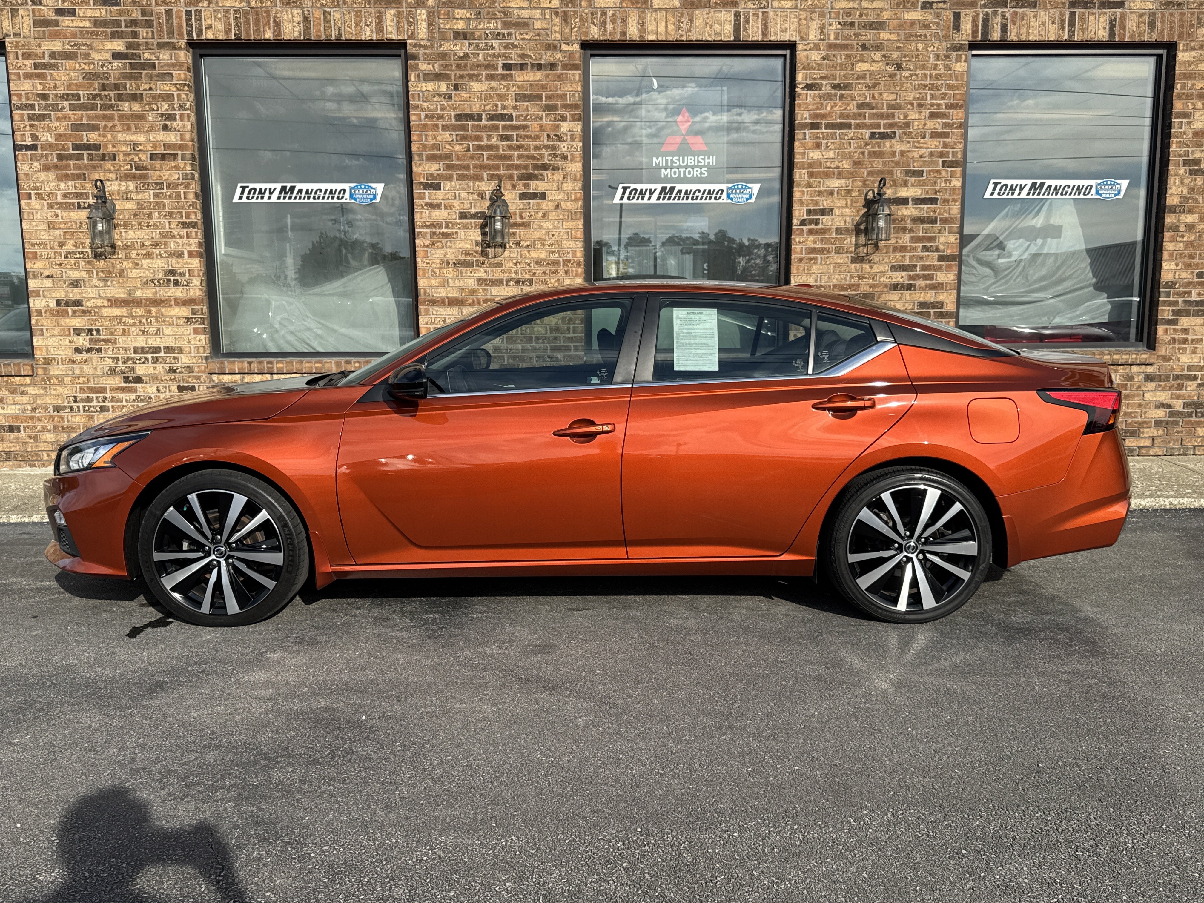 Used 2021 Nissan Altima 2.0 SR FWD image 2