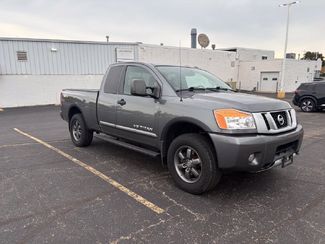 Used 2015 Nissan Titan PRO-4X AWD/4WD image 4