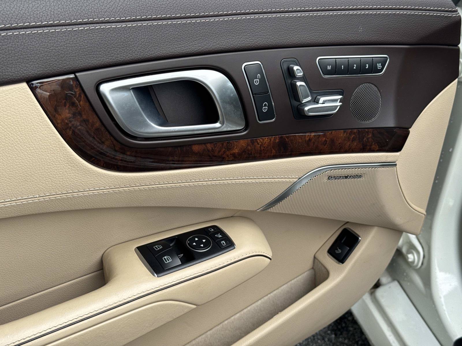 Used 2015 Mercedes-Benz SL 550 image 12
