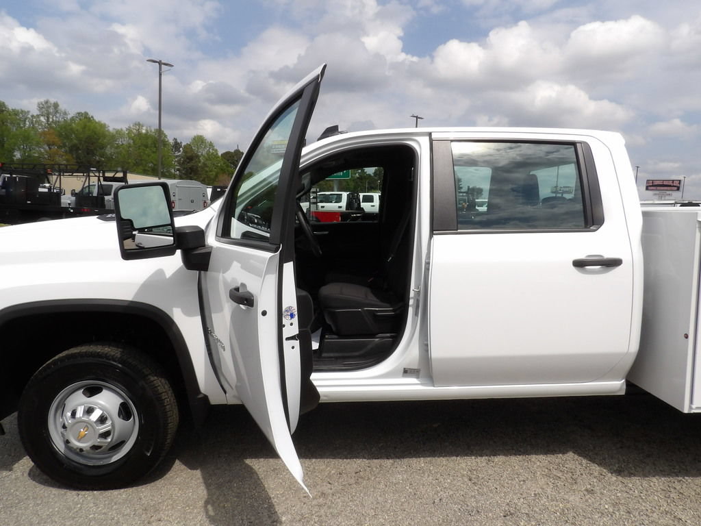 Used 2026 Chevrolet Silverado 3500 W/T AWD/4WD image 13